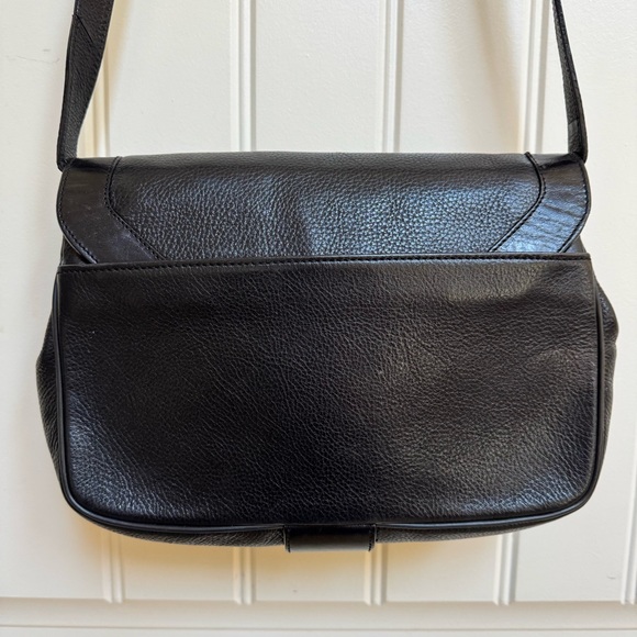Vintage Bally Black Pebble Leather Shoulder Purse. 10.5” by 7” by 3” - Picture 3 of 8